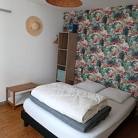 Meublé De Vacances, *